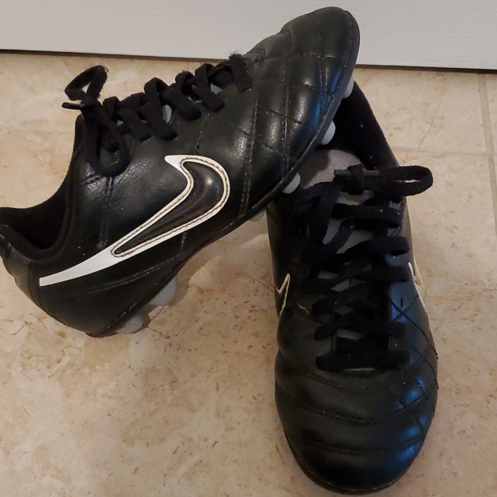Nike Boys ⚽️  soccer cleats